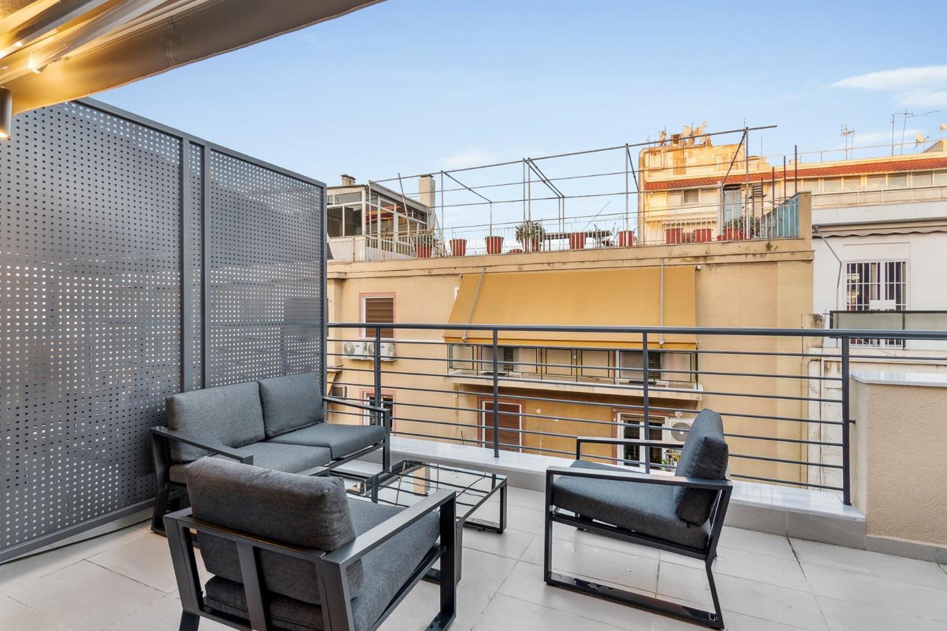 Limehome Athens Solonos City Center Екстериор снимка