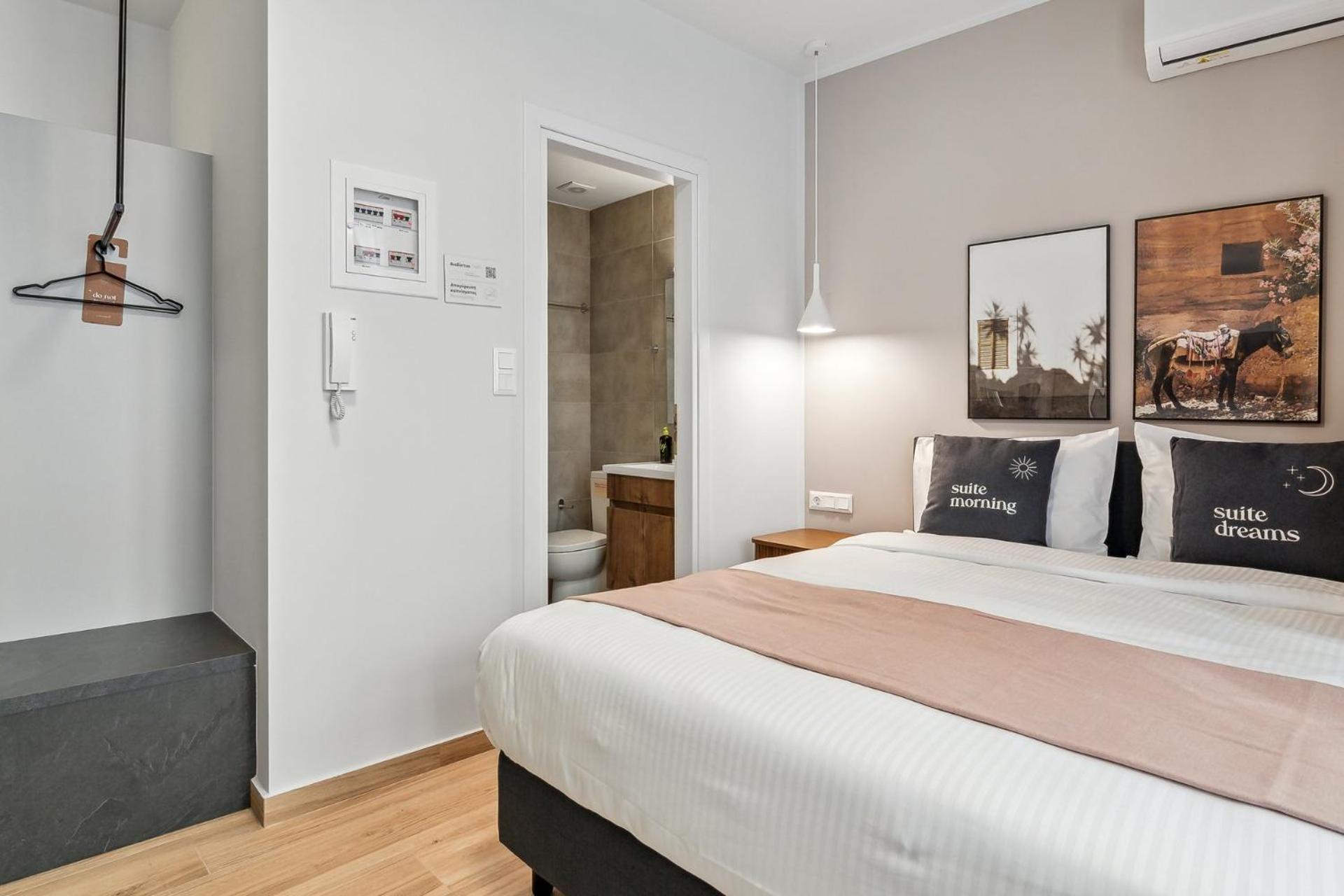 Limehome Athens Solonos City Center Екстериор снимка