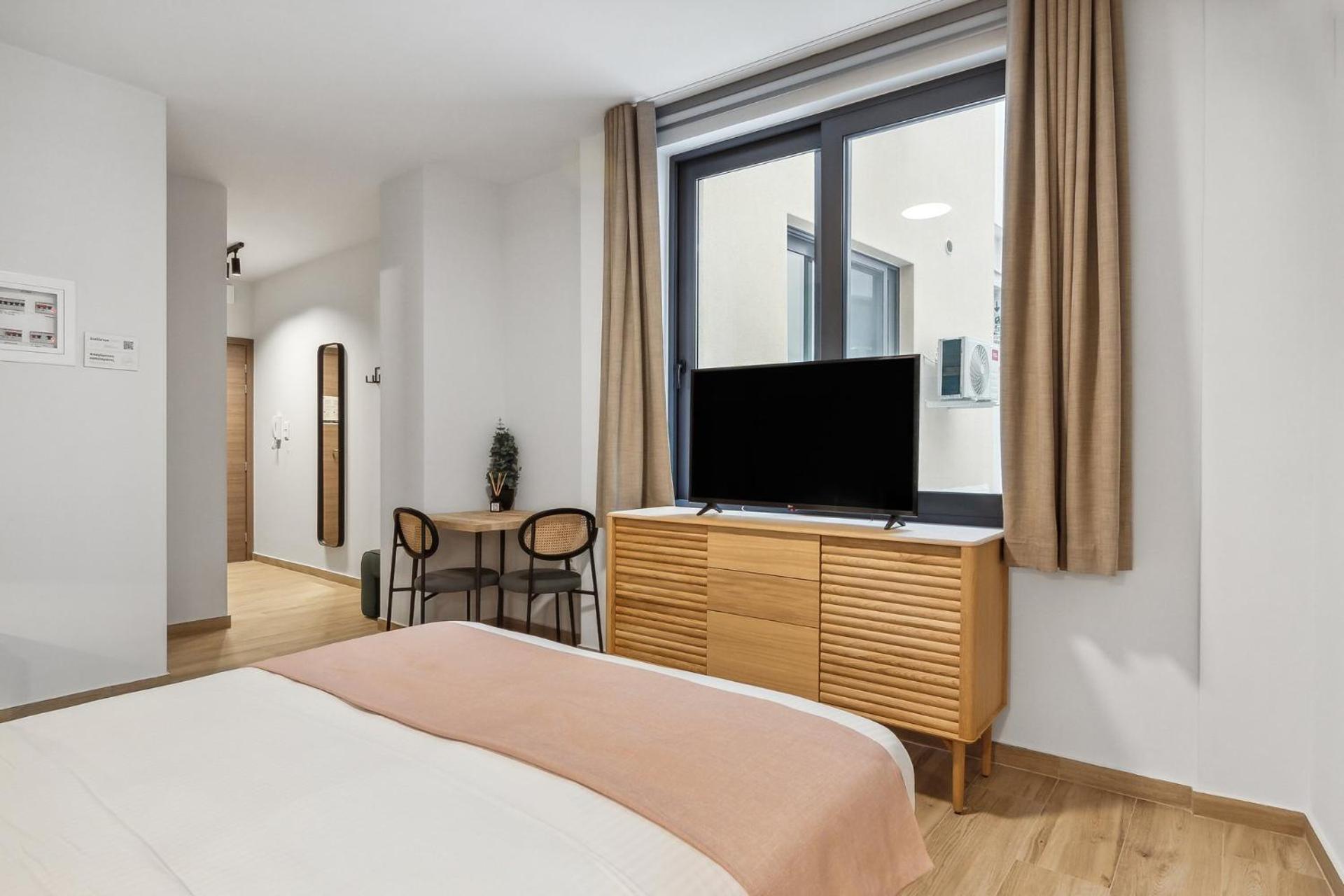 Limehome Athens Solonos City Center Екстериор снимка
