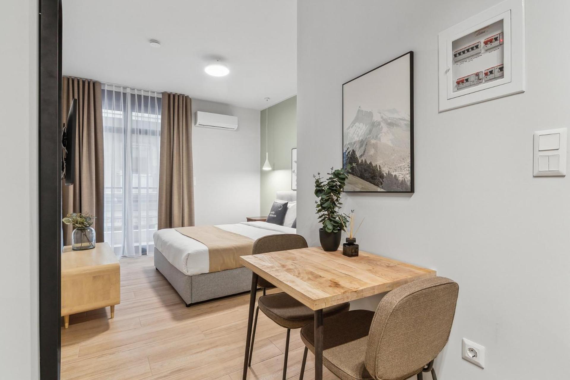 Limehome Athens Solonos City Center Екстериор снимка