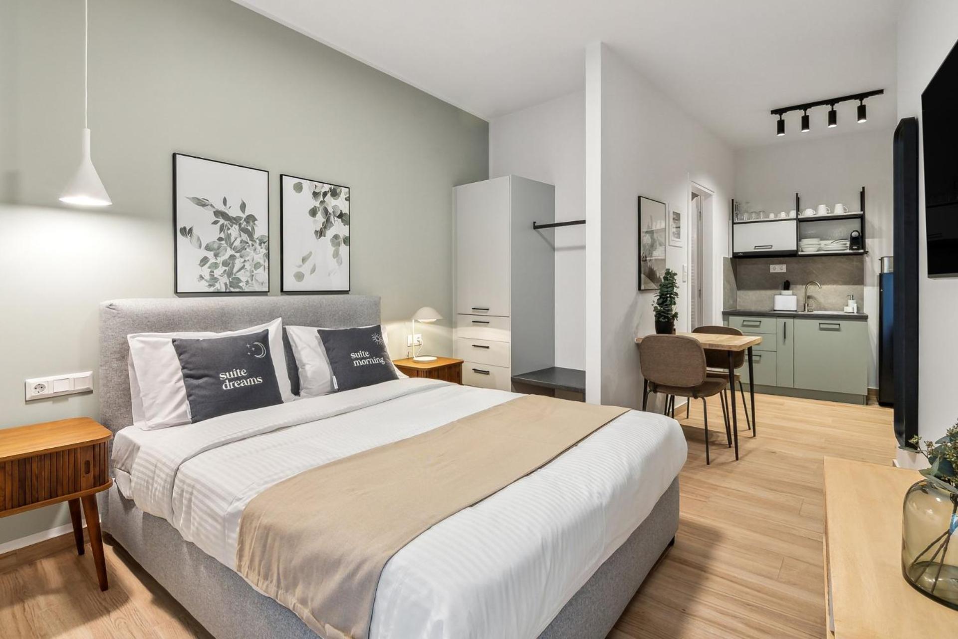 Limehome Athens Solonos City Center Екстериор снимка